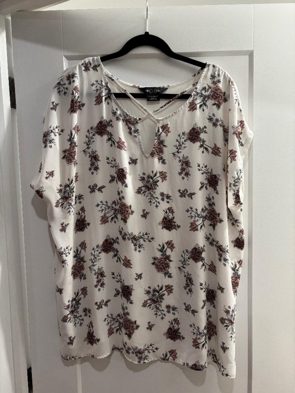 Michel Studio Floral Crisscross Keyhole Top Short Sleeve by Penningtons